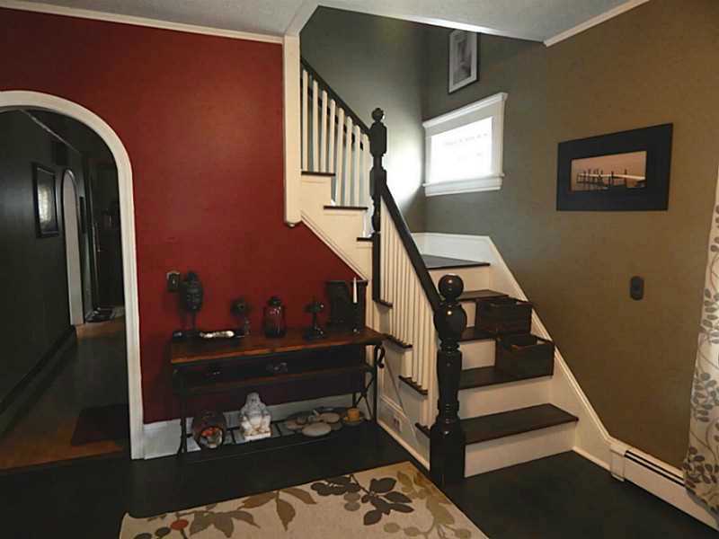 121 Collins Street Woonsocket, RI 02895 - Photo 12 of 20 Entry.