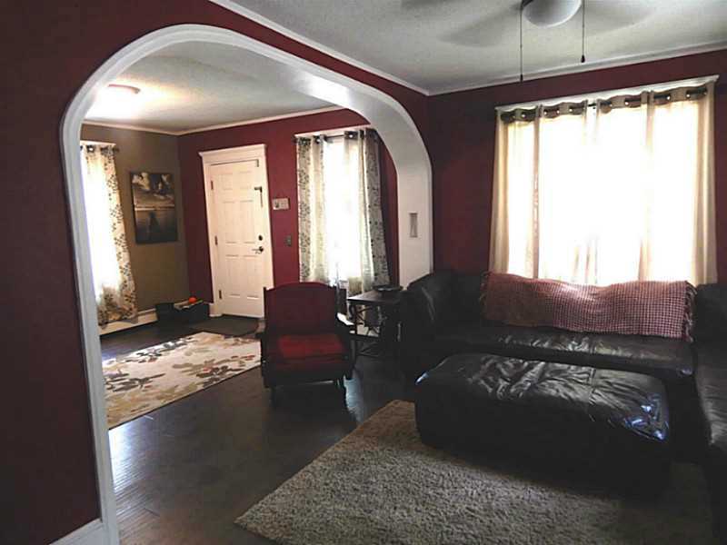 121 Collins Street Woonsocket, RI 02895 - Photo 3 of 20 Living Room.