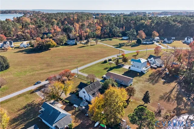 a view of residential houses with outdoor space