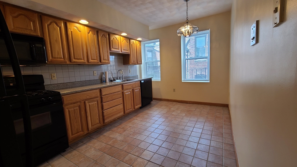 414 Hanover Street, Unit 5 Boston, MA 02113 - Photo 2 of 21