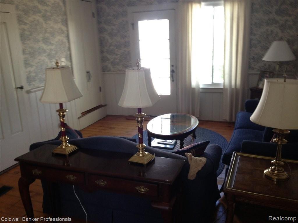 778 East Square Lake Road Bloomfield Hills, MI 48304 - Photo 10 of 20 living5.JPG
