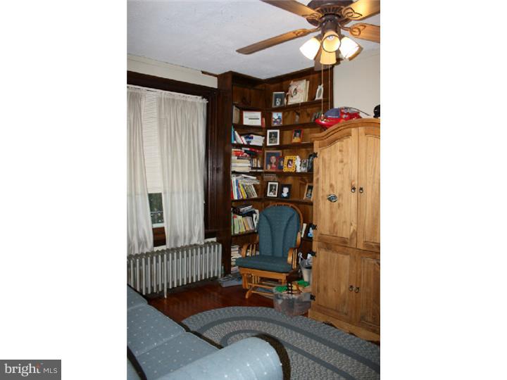 326 Nutt Road Phoenixville, PA 19460 - Photo 7 of 25 Living Room