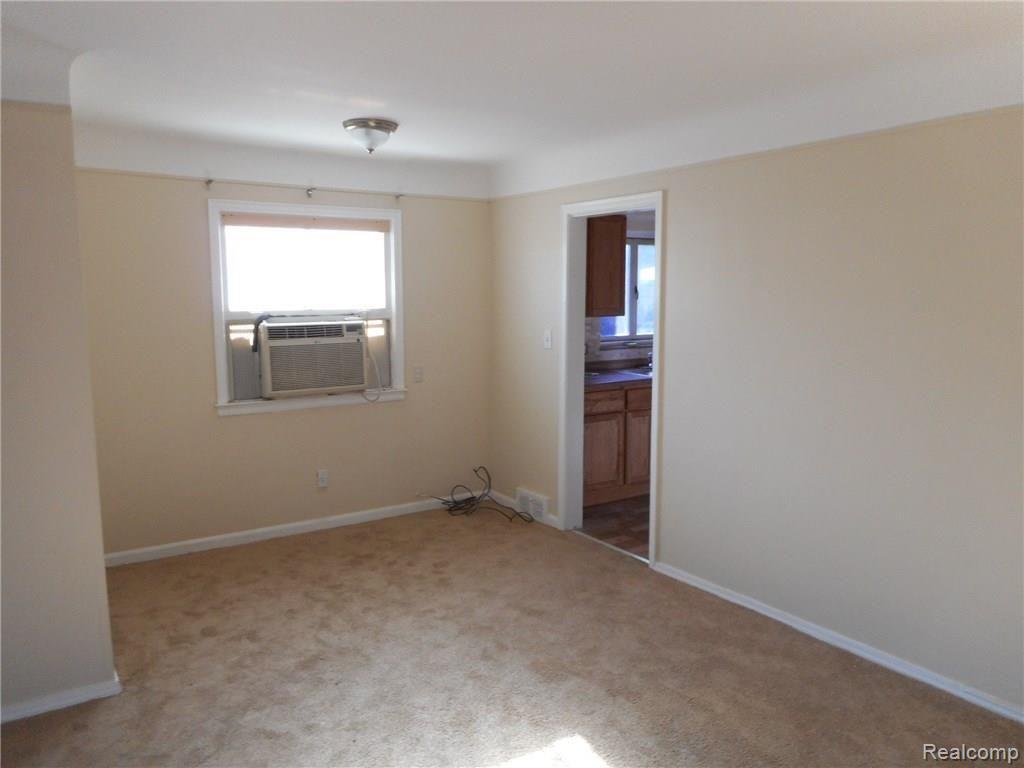 20069 Trinity Street Detroit, MI 48219 - Photo 5 of 15
