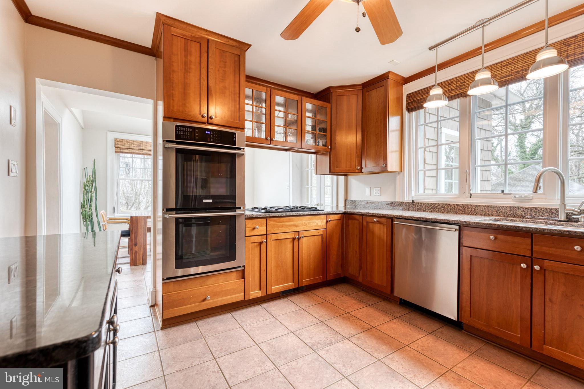 2405 Ken Oak Road Baltimore, MD 21209 - Photo 12 of 39