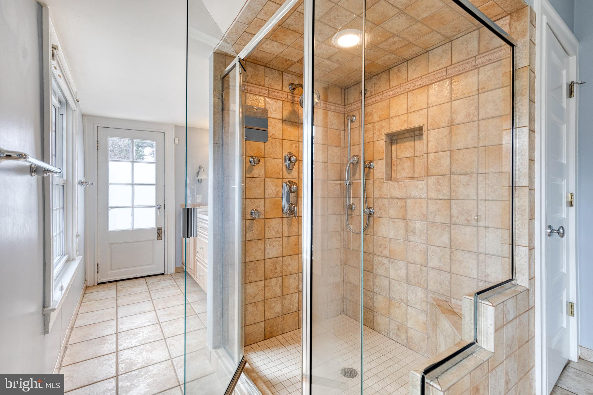 2405 Ken Oak Road Baltimore, MD 21209 - Photo 23 of 39