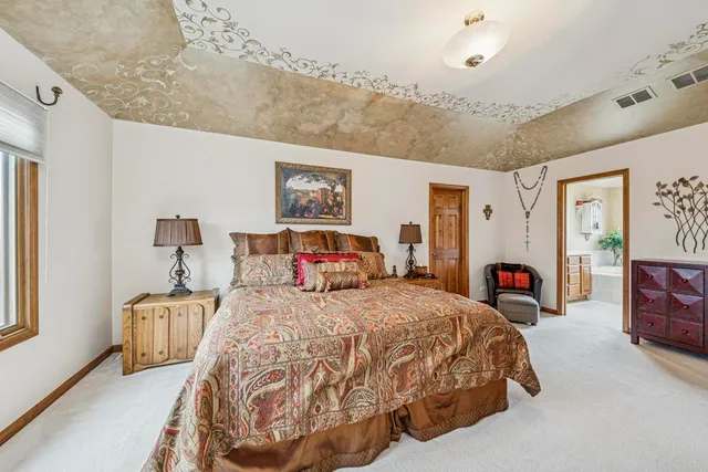 $699,900 | 911 Hampton Drive, Carol Stream, IL 60188