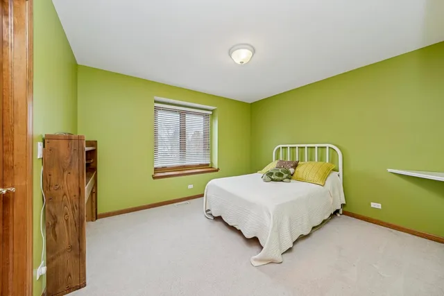 $699,900 | 911 Hampton Drive, Carol Stream, IL 60188