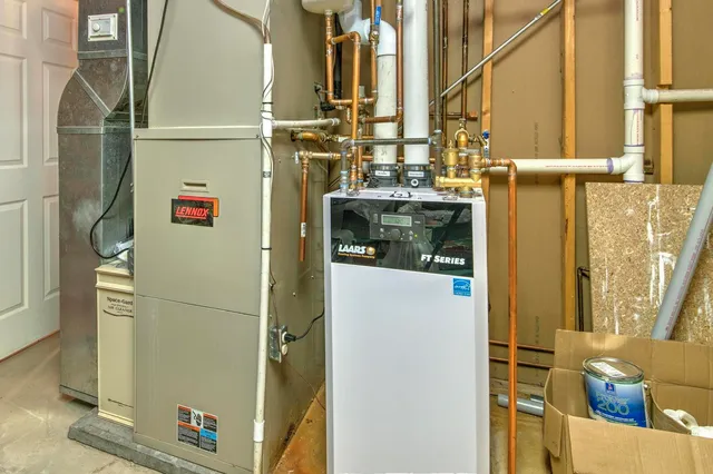 $699,900 | 911 Hampton Drive, Carol Stream, IL 60188