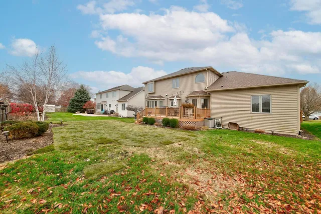 $699,900 | 911 Hampton Drive, Carol Stream, IL 60188