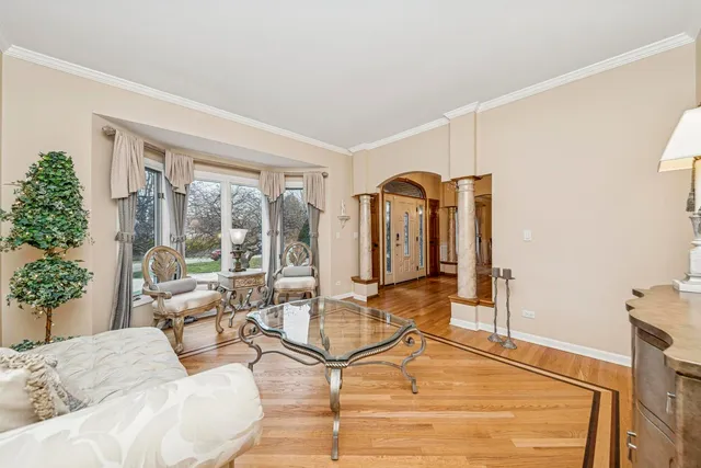 $699,900 | 911 Hampton Drive, Carol Stream, IL 60188