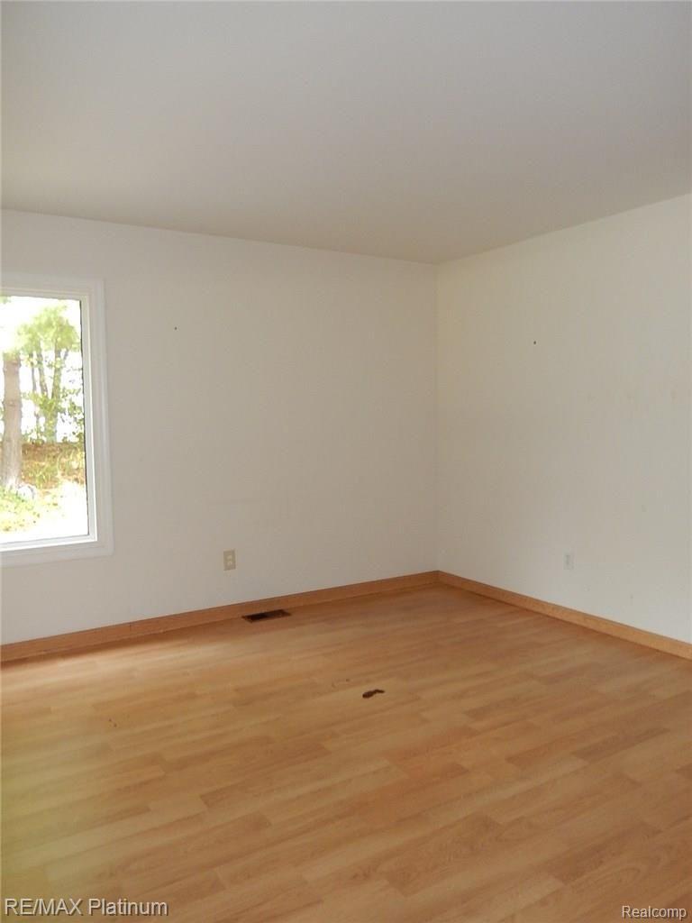 11005 Mcgregor Road Pinckney, MI 48169 - Photo 28 of 37 28.JPG