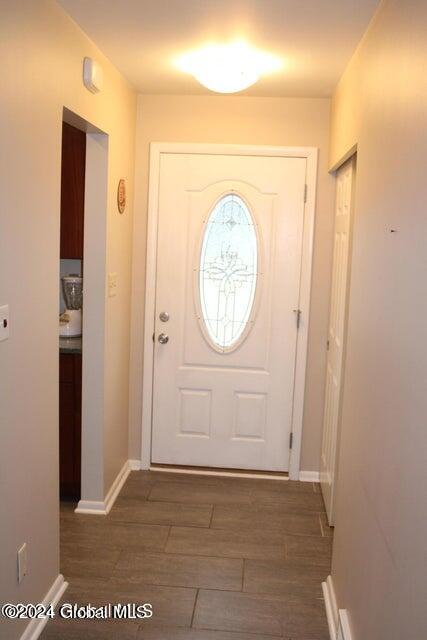 535 Dawson Road Bethlehem, NY 12054 - Photo 3 of 33 20240108192605454270000000-o