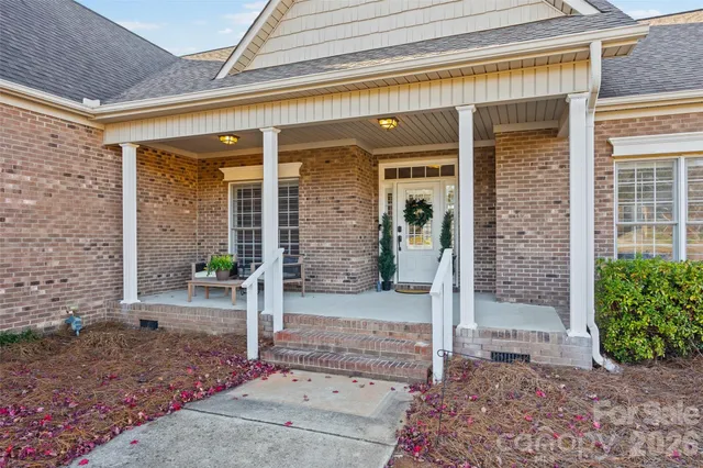 $539,900 | 310 Clarendon Estates Drive, Clover, SC 29710