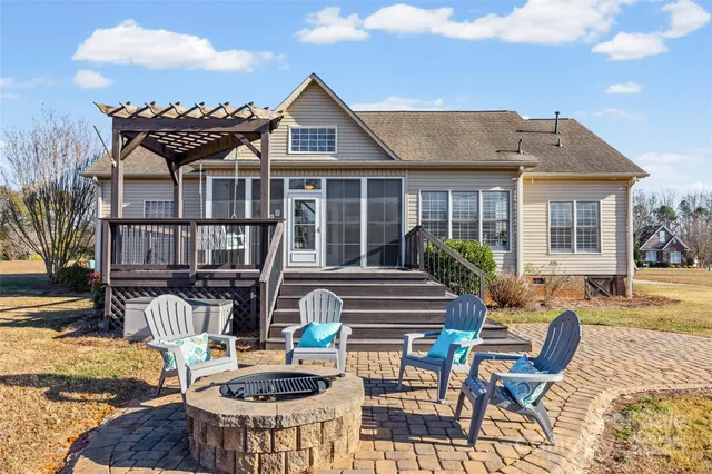 $549,900 | 310 Clarendon Estates Drive, Clover, SC 29710