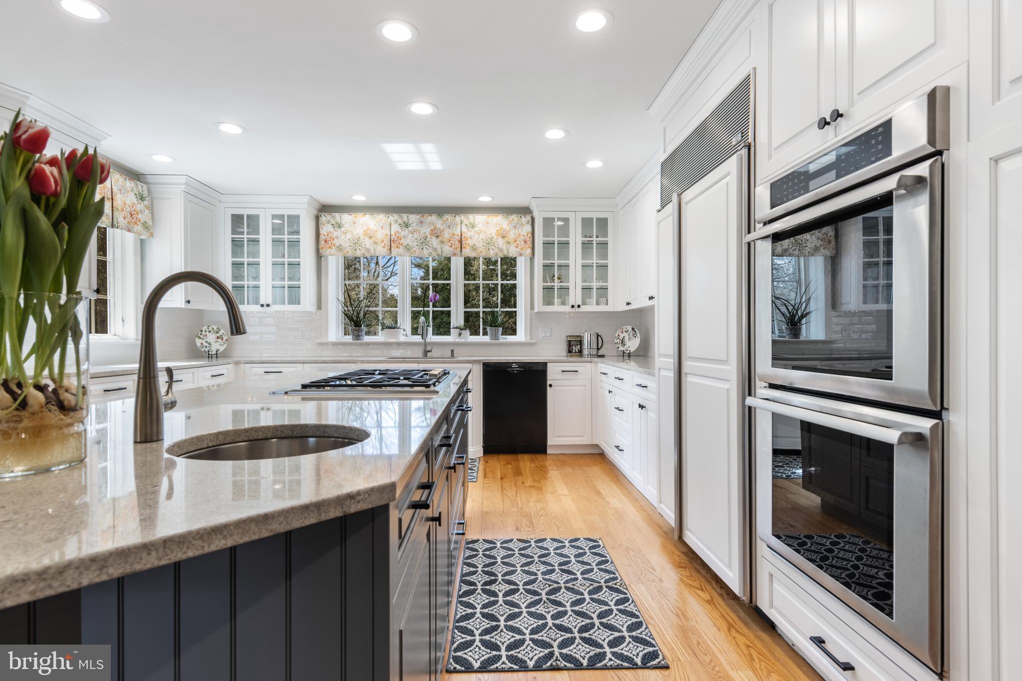 726 Cedar Lane Villanova, PA 19085 - Photo 17 of 62 full size electric wall ovens