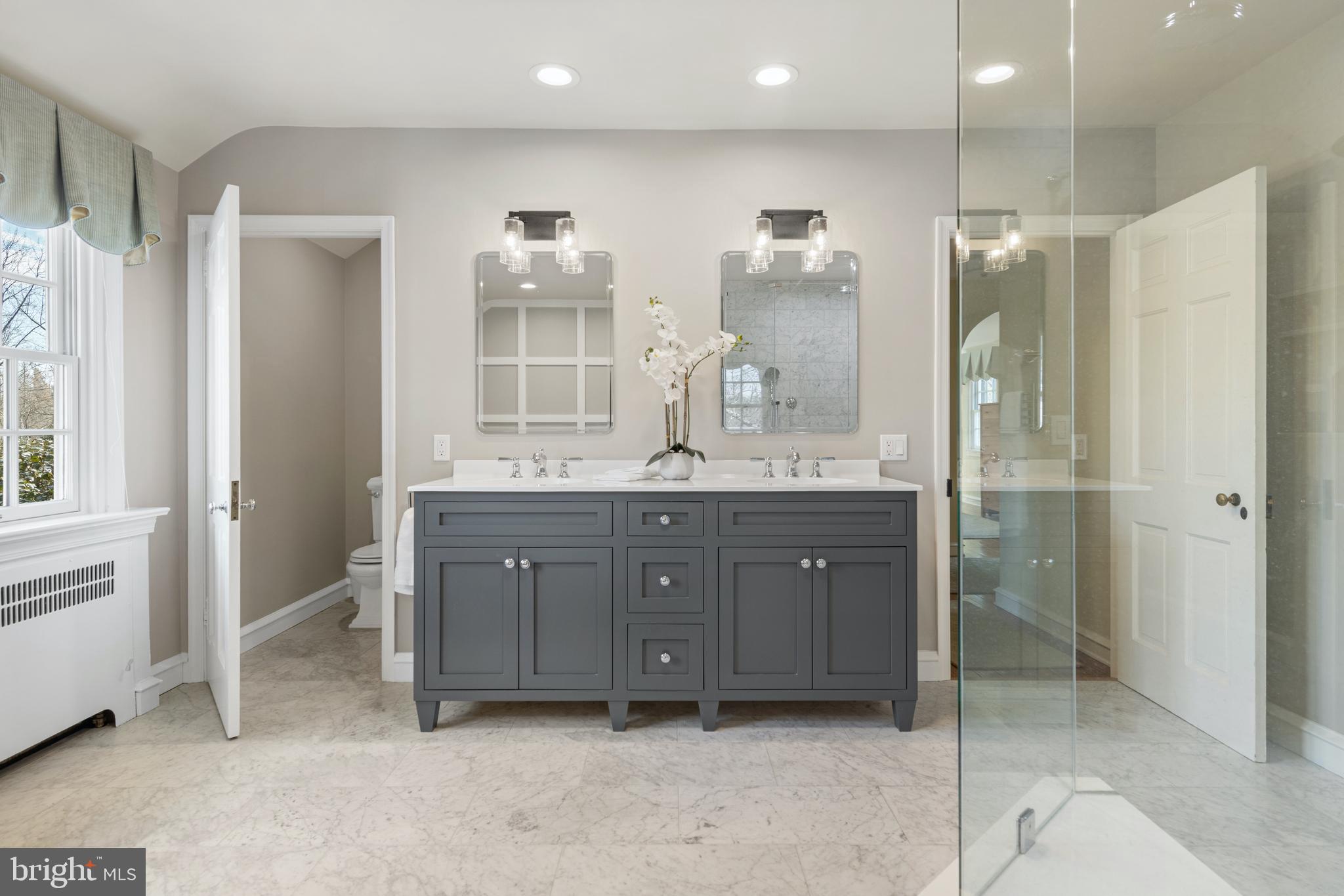 726 Cedar Lane Villanova, PA 19085 - Photo 30 of 62 Primary En Suite