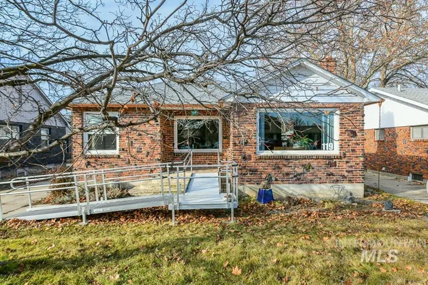$435,000 | 119 South Holly Street, Nampa, ID 83686