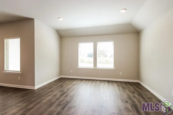 $1,995 | 106 Royal Oak Street, Youngsville, LA 70592