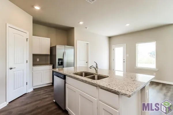 $1,995 | 106 Royal Oak Street, Youngsville, LA 70592