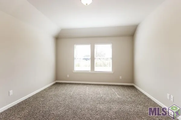 $1,995 | 106 Royal Oak Street, Youngsville, LA 70592