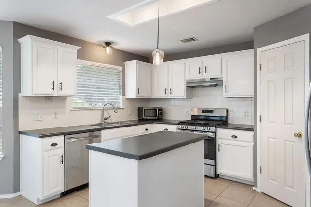 $2,350 | 14404 Ballycastle Trail, Austin, TX 78717