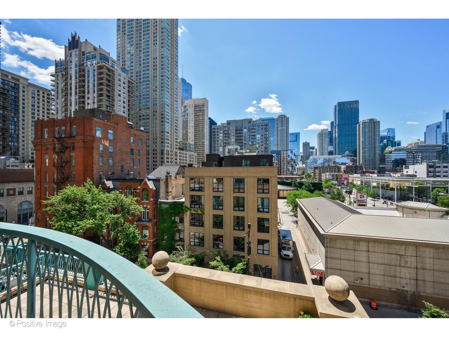 60 West Erie Street, Unit 601 Chicago, IL 60654 - Photo 12 of 33