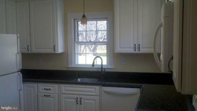 39158 Aldie Road Aldie, VA 20105 - Photo 7 of 17 Kitchen
