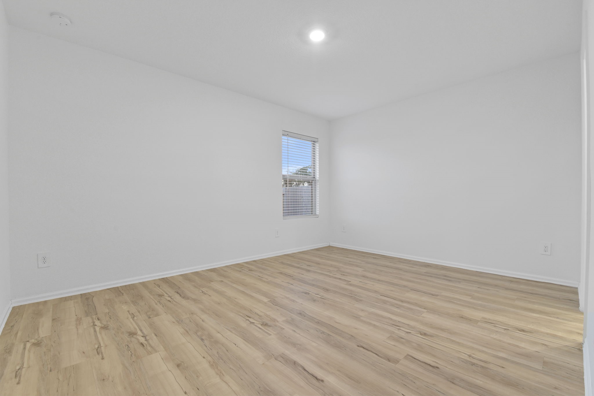 22156 Juniper Crossing Drive New Caney, TX 77357 - Photo 16 of 47 Primary Suite