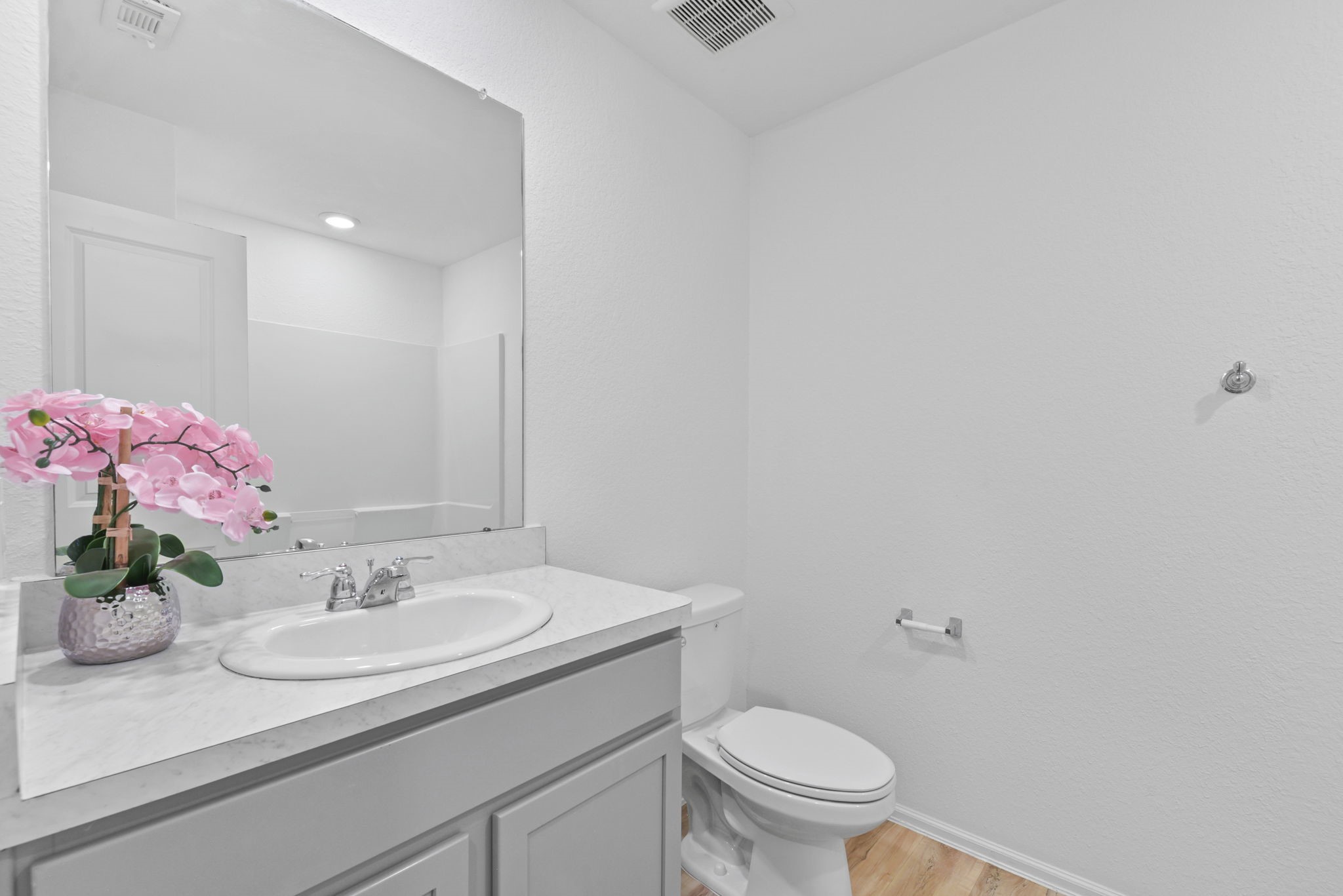 22156 Juniper Crossing Drive New Caney, TX 77357 - Photo 30 of 47 Secondary Bathroom with Shower/Tub Combo