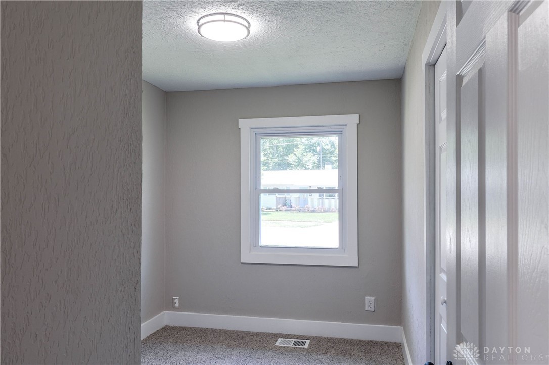 5789 Sharp Road Dayton, OH 45432 - Photo 19 of 47