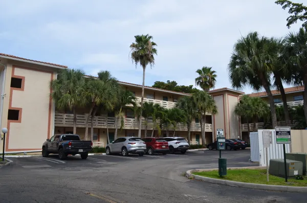 $1,750 | 3205 Northwest 103rd Terrace, Unit 103C, Coral Springs, FL 33065