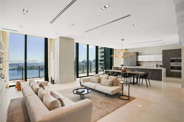 $24,500 | 650 Northeast 32nd Street, Unit UPH5303, Miami, FL 33137