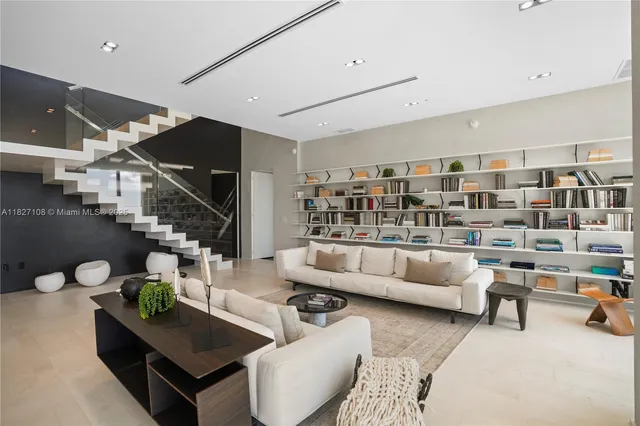 $24,500 | 650 Northeast 32nd Street, Unit UPH5303, Miami, FL 33137