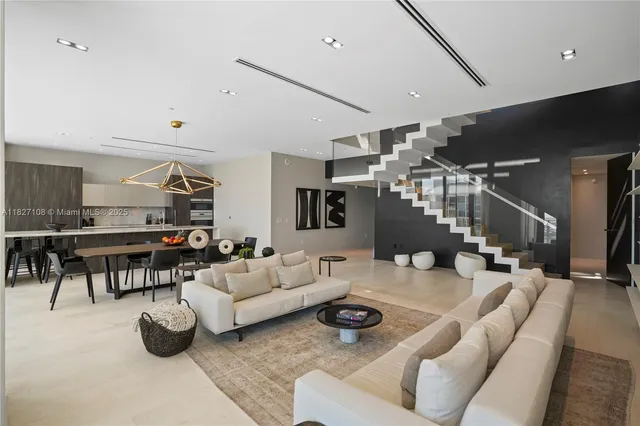 $24,500 | 650 Northeast 32nd Street, Unit UPH5303, Miami, FL 33137