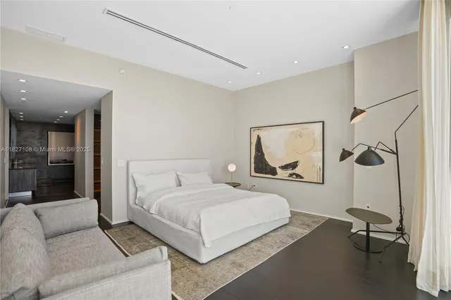 $24,500 | 650 Northeast 32nd Street, Unit UPH5303, Miami, FL 33137