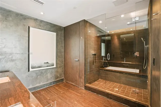 $24,500 | 650 Northeast 32nd Street, Unit UPH5303, Miami, FL 33137