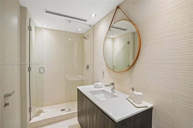 $24,500 | 650 Northeast 32nd Street, Unit UPH5303, Miami, FL 33137