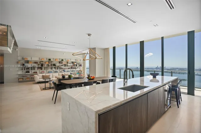 $24,500 | 650 Northeast 32nd Street, Unit UPH5303, Miami, FL 33137