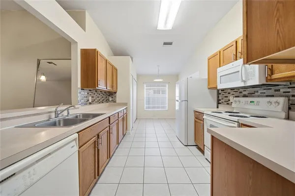 $2,400 | 30525 Lanesborough Circle, Wesley Chapel, FL 33543