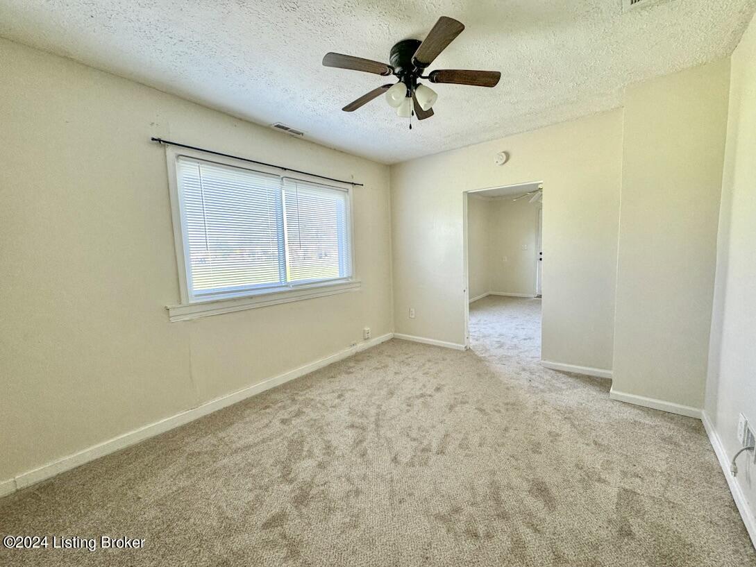 10800 Blue Lick Road Louisville, KY 40229 - Photo 21 of 40 19