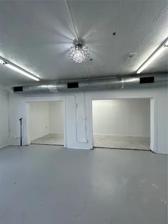 $2,600 | 1804 North Main Street, Houston, TX 77009