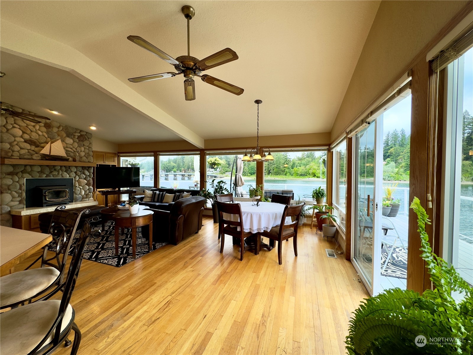 121 Wilkes Road Grapeview, WA 98546 - Photo 11 of 40 Gallery Image 11