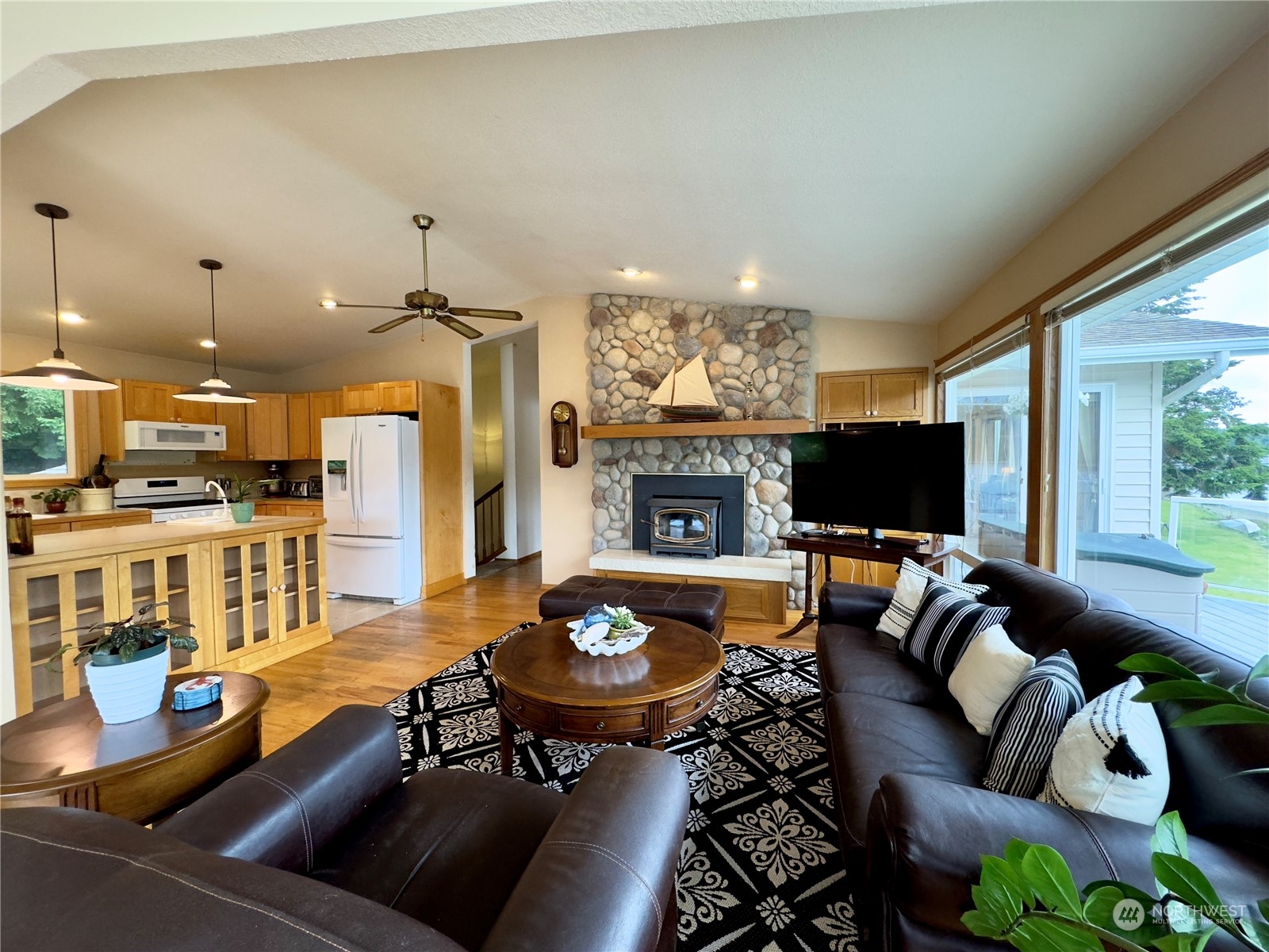 121 Wilkes Road Grapeview, WA 98546 - Photo 12 of 40 Gallery Image 12
