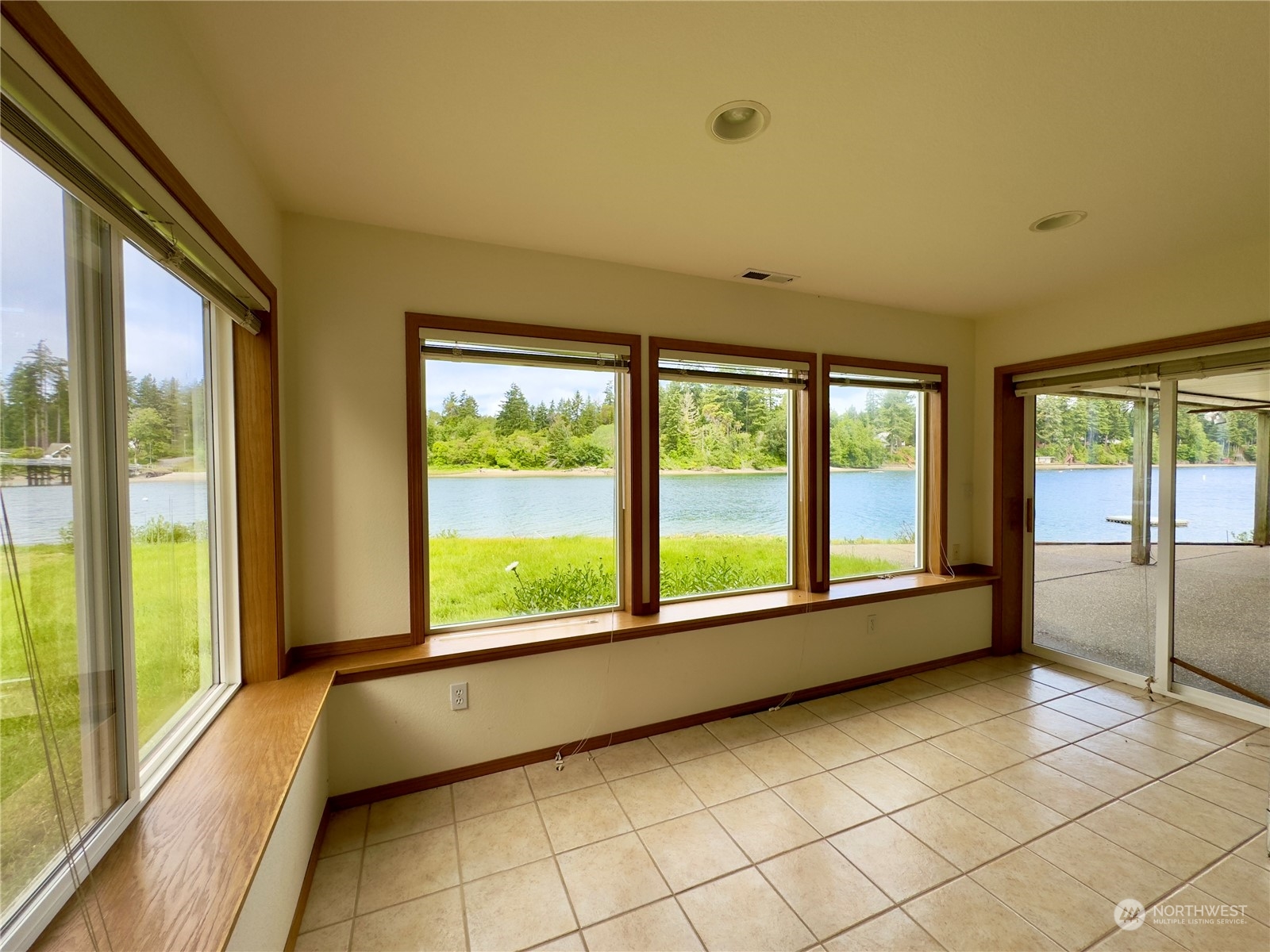 121 Wilkes Road Grapeview, WA 98546 - Photo 28 of 40 Gallery Image 28