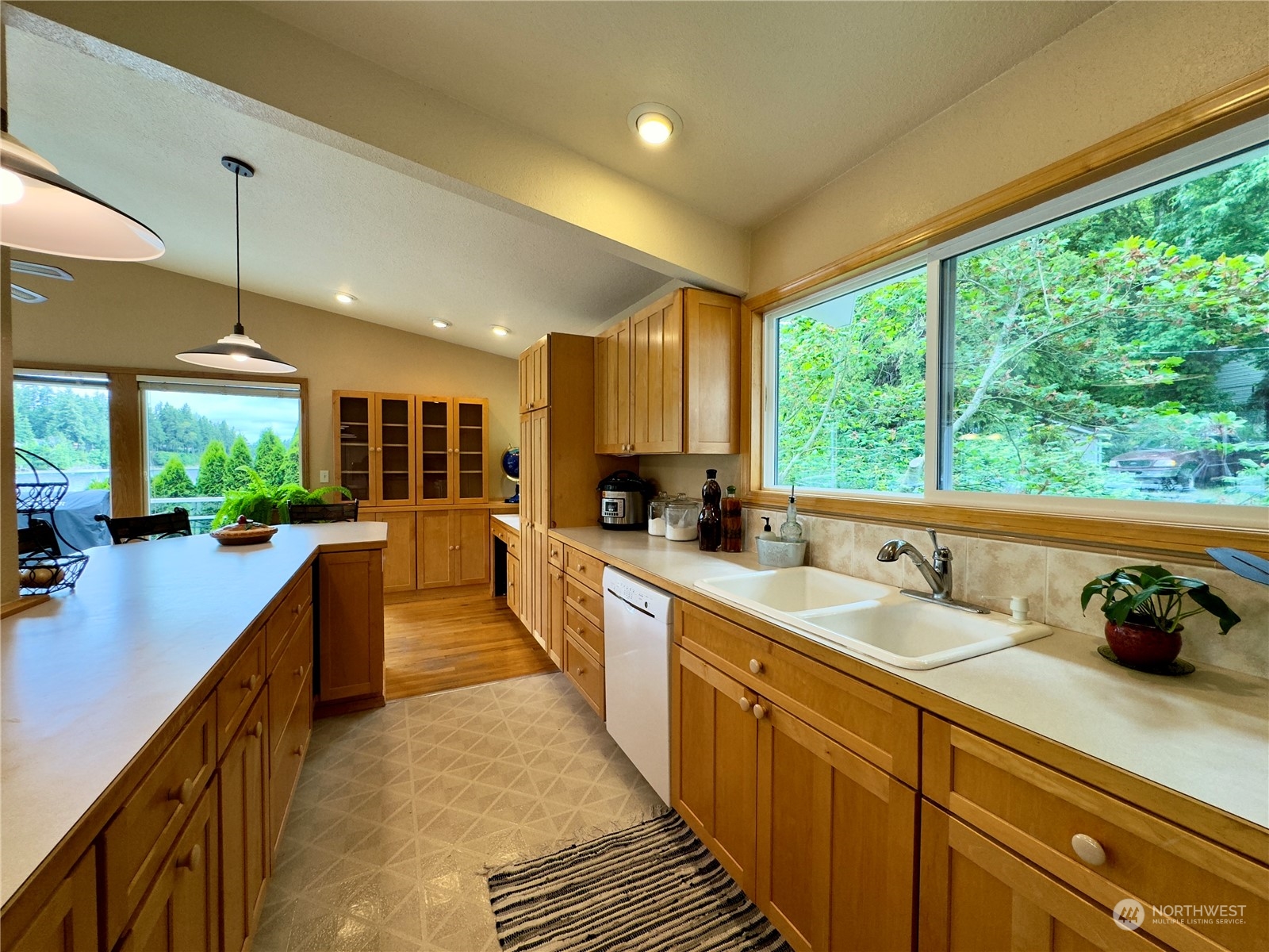 121 Wilkes Road Grapeview, WA 98546 - Photo 6 of 40 Gallery Image 6