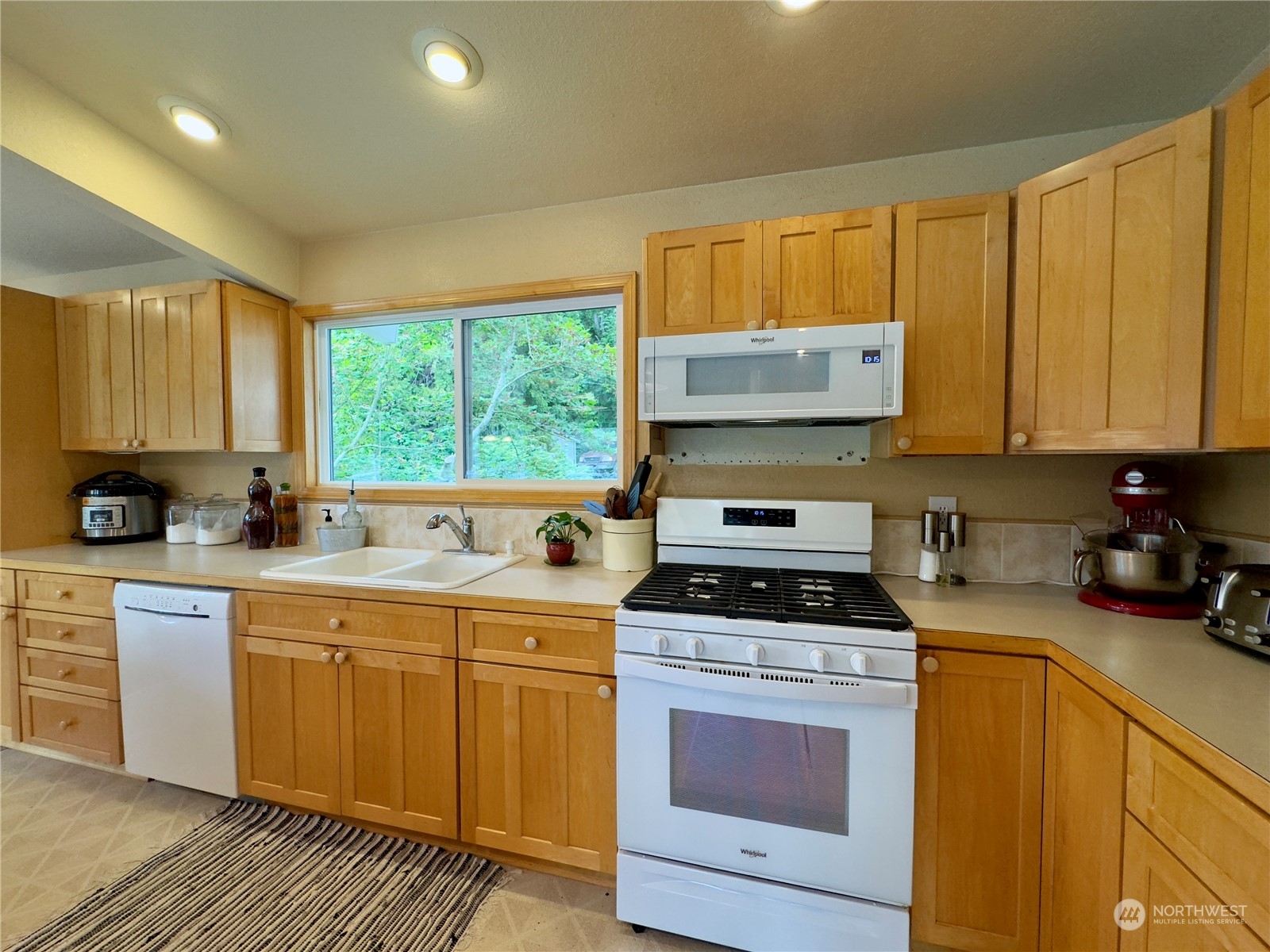 121 Wilkes Road Grapeview, WA 98546 - Photo 8 of 40 Gallery Image 8