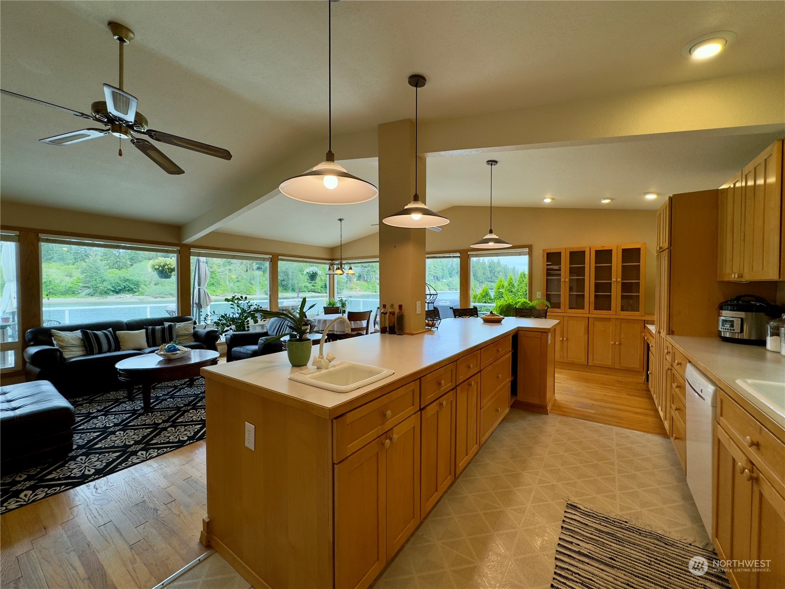 121 Wilkes Road Grapeview, WA 98546 - Photo 9 of 40 Gallery Image 9