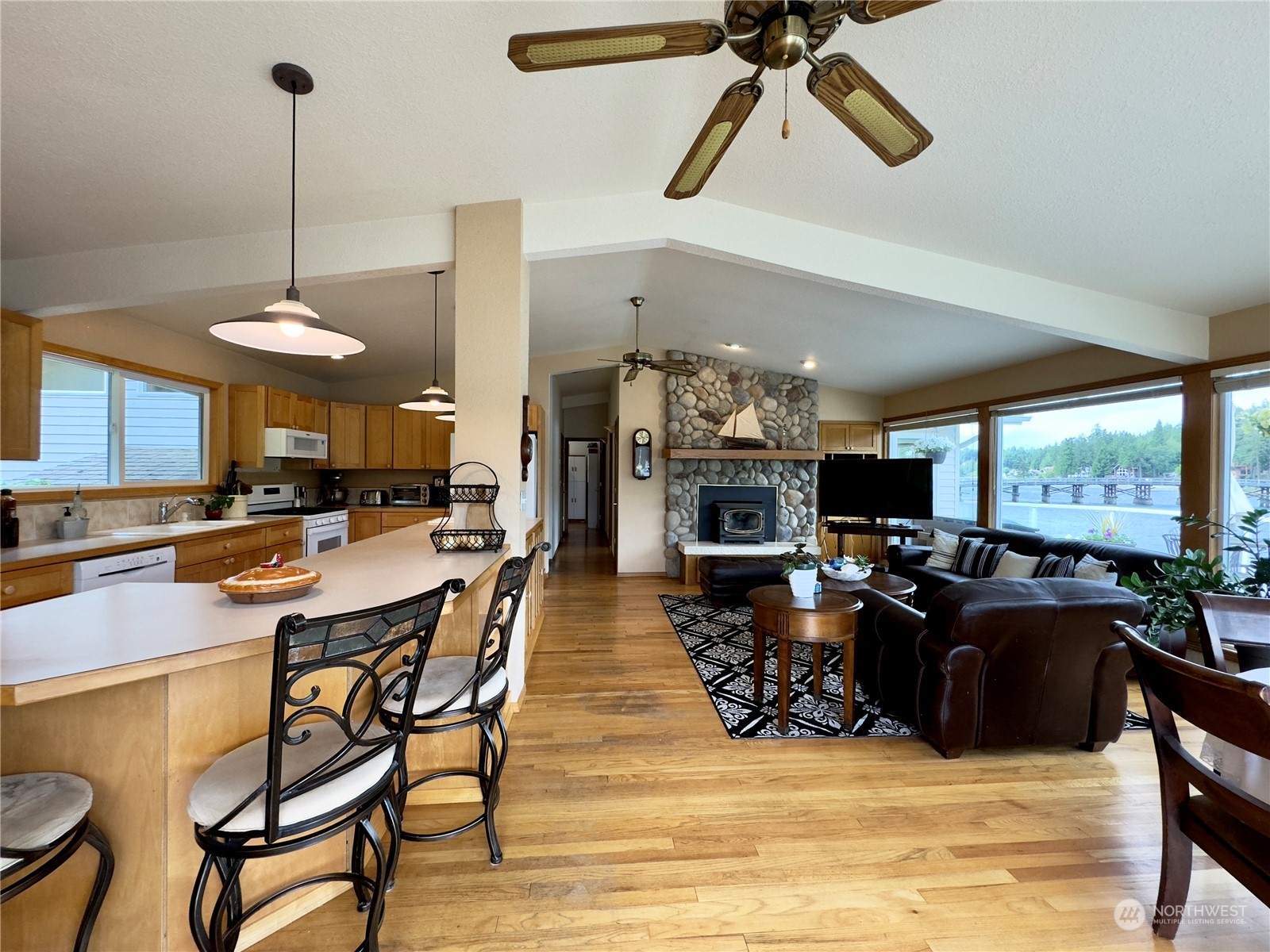 121 Wilkes Road Grapeview, WA 98546 - Photo 10 of 40 Gallery Image 10