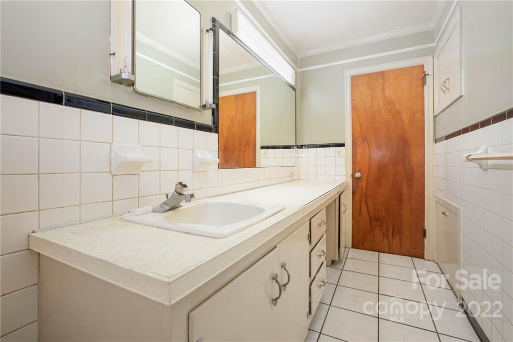 898 East Old Limestone Road York, SC 29745 - Photo 25 of 34 Gallery Image 25