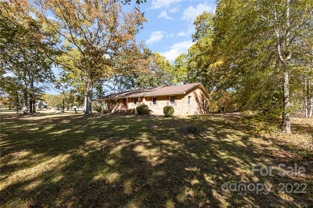 898 East Old Limestone Road York, SC 29745 - Photo 3 of 34 Gallery Image 3